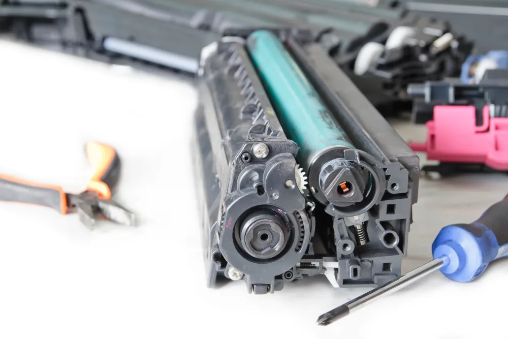 Toner do drukarki laserowej z narzędziami